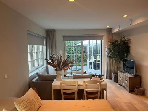 Studio Elysium — 4-Star Luxury Hotel in Bergen, Netherlands