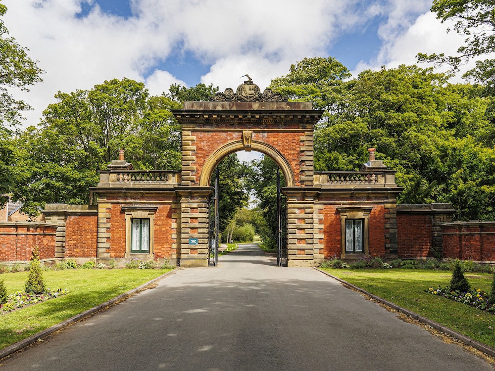Lytham Hall Gate House — 4-Star Luxury Hotel in Lytham St Annes, United Kingdom