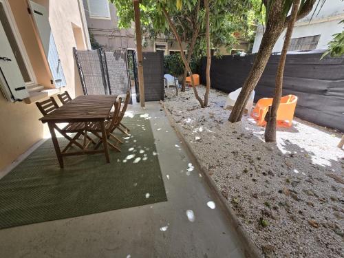 Gregbnb T2 37m2 Terrasse Clim Ouest 3 in Toulon, France