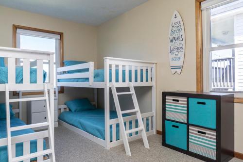Out of the Blue by Oak Island Accommodations - photo 17