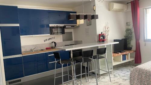 AZUR Studio loft — 4-Star Luxury Hotel in Toulon, France