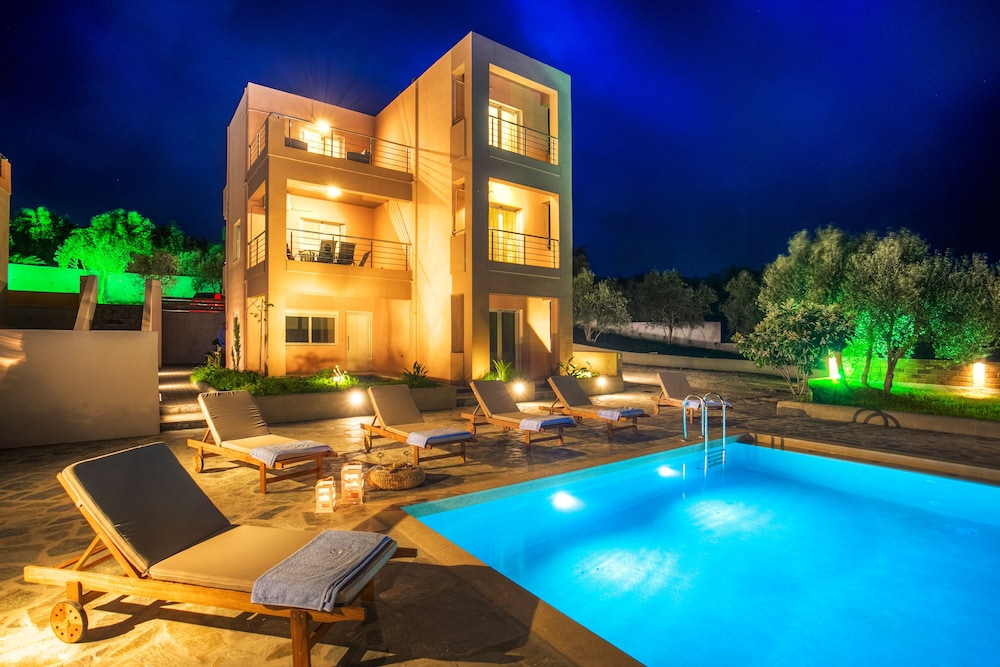 Cyan Icons Villas — 4-Star Luxury Hotel in Kalyves, Greece