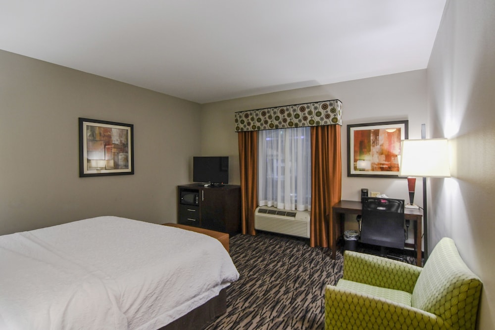 Hampton Inn Foley - photo 20