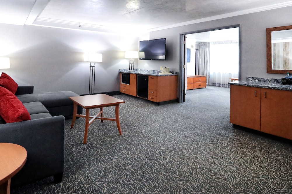 Emerald Queen Hotel & Casino Fife - photo 18