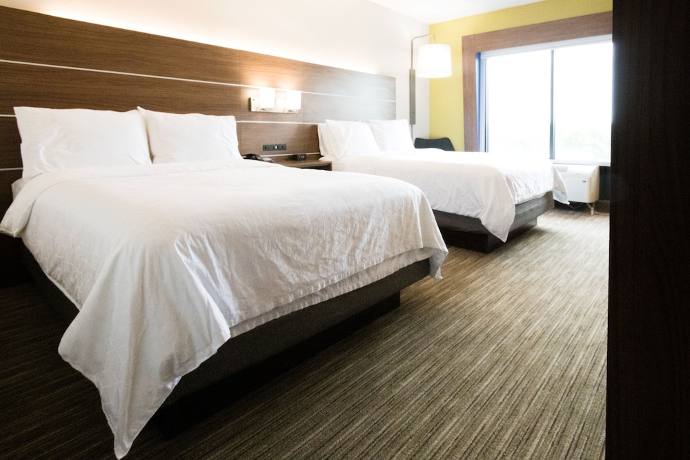 Holiday Inn Express Suites Lexington NwVineyard - photo 2