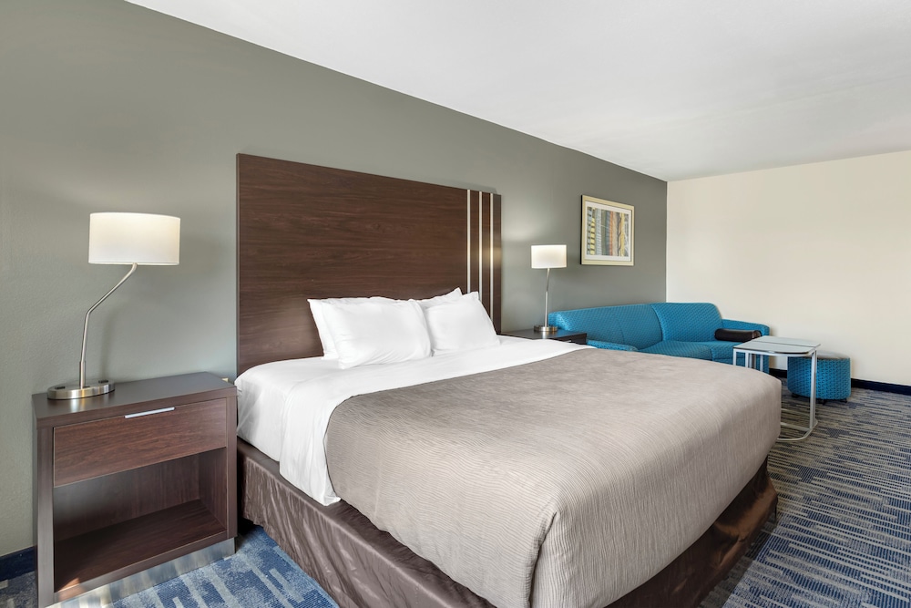 Quality Inn & Suites Keokuk North - photo 10