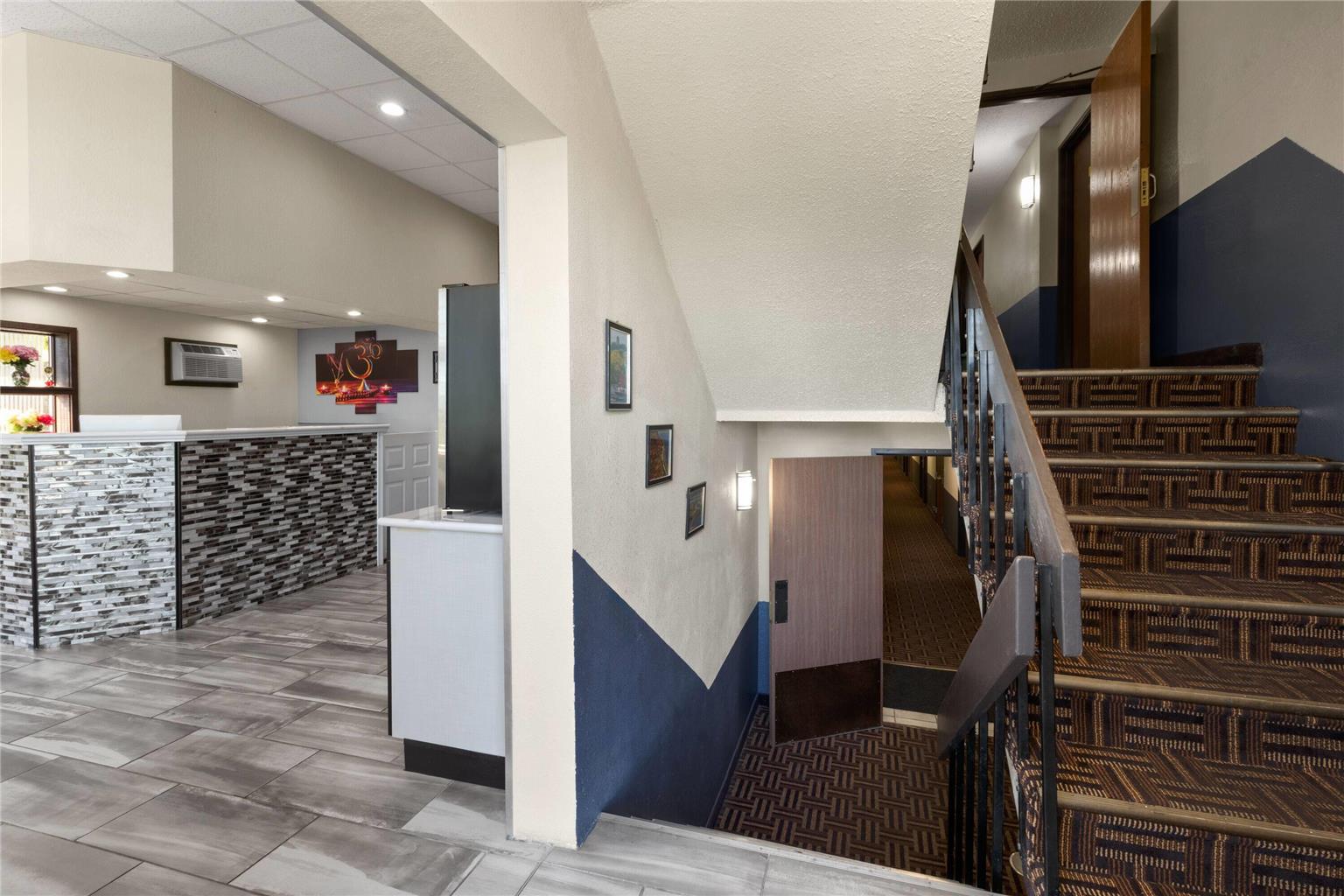 Super 8 by Wyndham Winona MN - photo 7
