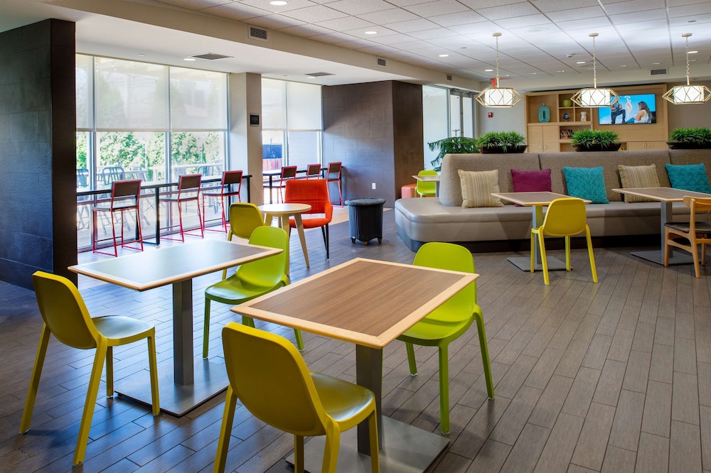 Home2 Suites by Hilton St. Louis Forest Park - photo 40