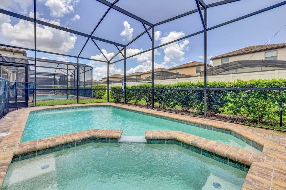 7 Bed Luxury Home With Great Amenities 7 Bedroom Villa by RedAwning — 4-Star Luxury Hotel in Kissimmee, United States