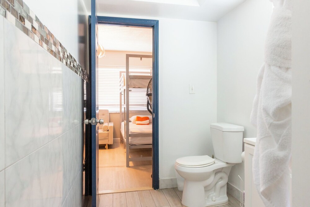 Hollywood Beach Suites - photo 32