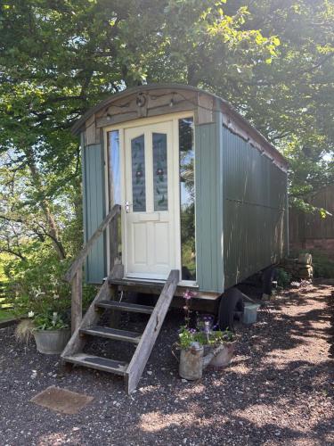 Rhodes To Serenity Waterfall Shepherds Hut in Stoke-On-Trent, United Kingdom
