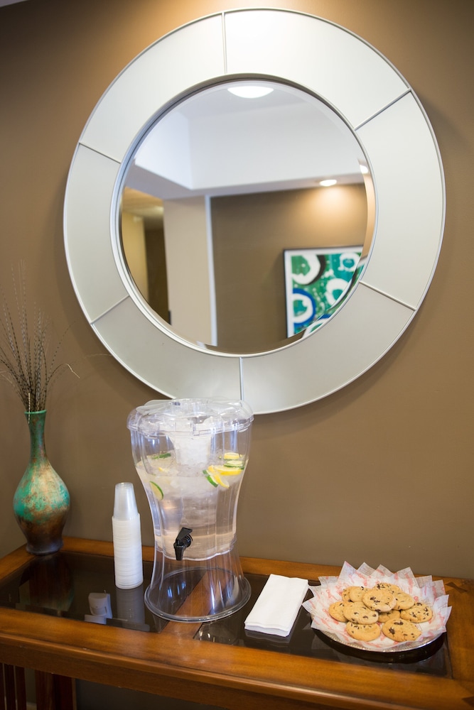 Holiday Inn Express Hotel & Suites Northwood by IHG - photo 44