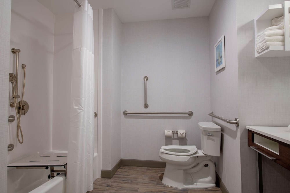 Hampton Inn & Suites Duncanville Dallas - photo 43