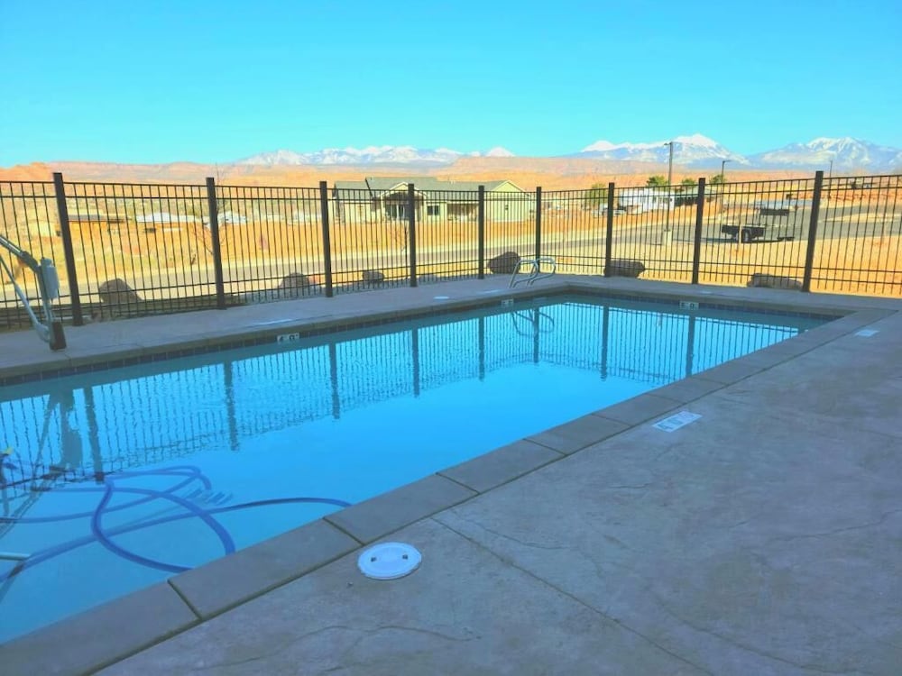 Scenic View Inn & Suites Moab - photo 15