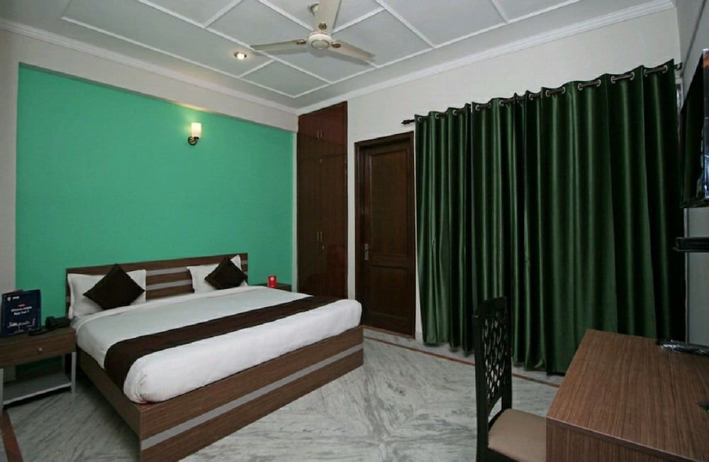 Hotel Petals Elite 2 - last minute hotel in Noida