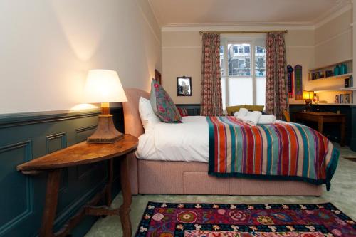 Holland Park Luxury with Garden — 4-Star Luxury Hotel in London, United Kingdom