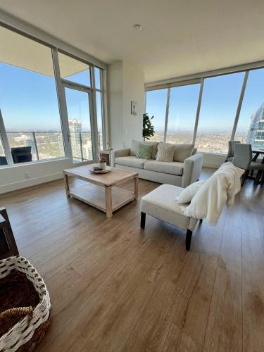 The Daisy Highrise 2BR Marina View Pool Jacuzzi Gym&Parking — 4-Star Luxury Hotel in San Diego, United States