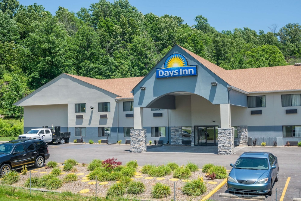 Days Inn by Wyndham Ashland - featured photo