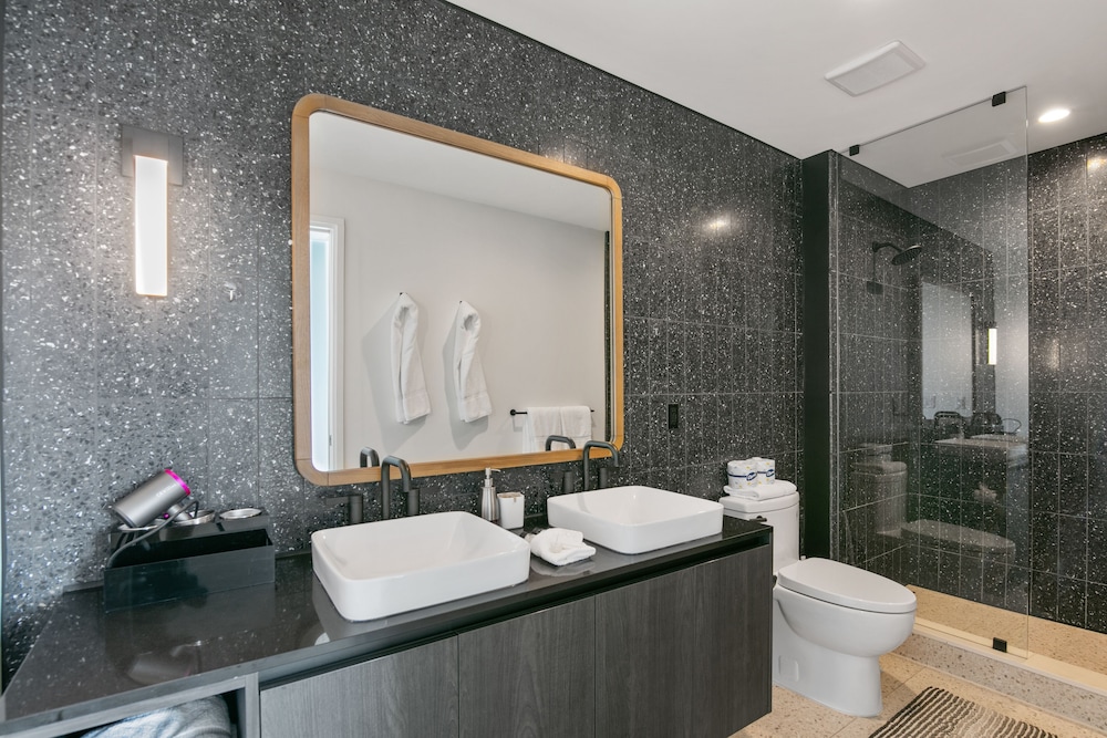 Austin Condo Hotel - photo 732
