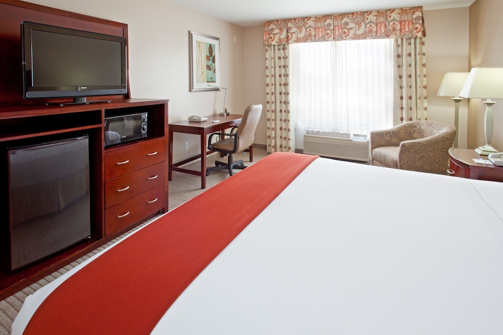 Holiday Inn Express & Suites College Station by IHG - photo 2