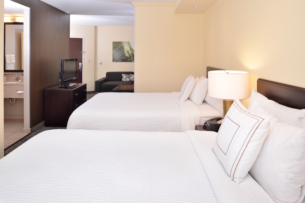 SpringHill Suites by Marriott Corona Riverside - photo 6