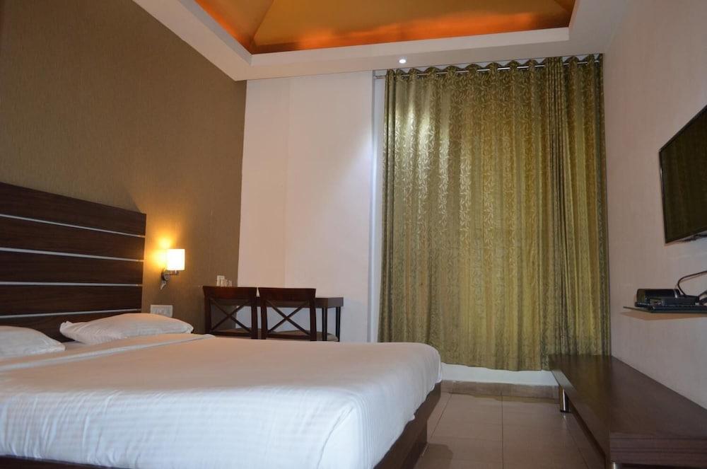 Skywalk Hotel — Chennai — photo 3