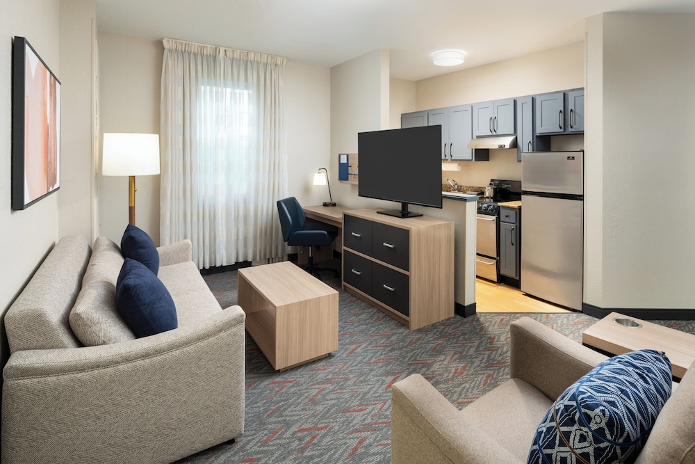 Candlewood Suites Miami Doral by IHG - photo 8