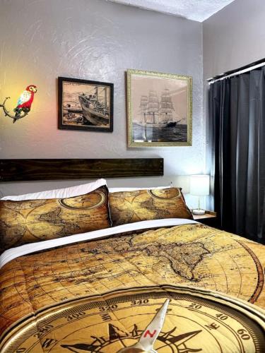 Comfy Close to Downtown with Lake & Lift Bridge Views in Duluth, United States