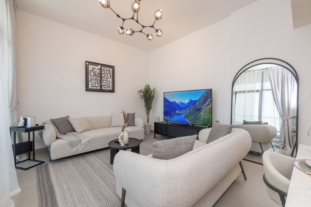 Aya Exquisite 2BR Apt at Prive Residences Dubai Hills — 4-Star Luxury Hotel in Dubai, United Arab Emirates
