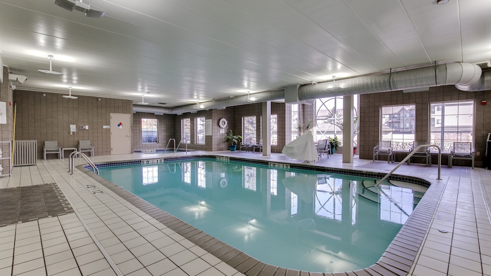 Holiday Inn Express Hotel & Suites St. Cloud by IHG - photo 32