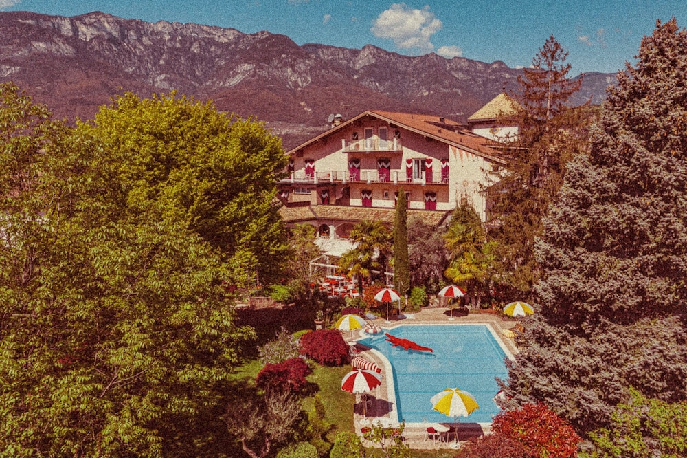Hotel Amadeus — Ora