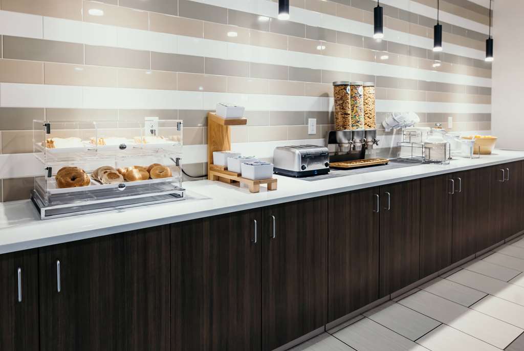 La Quinta Inn & Suites by Wyndham Ankeny IA Des Moines IA - photo 29