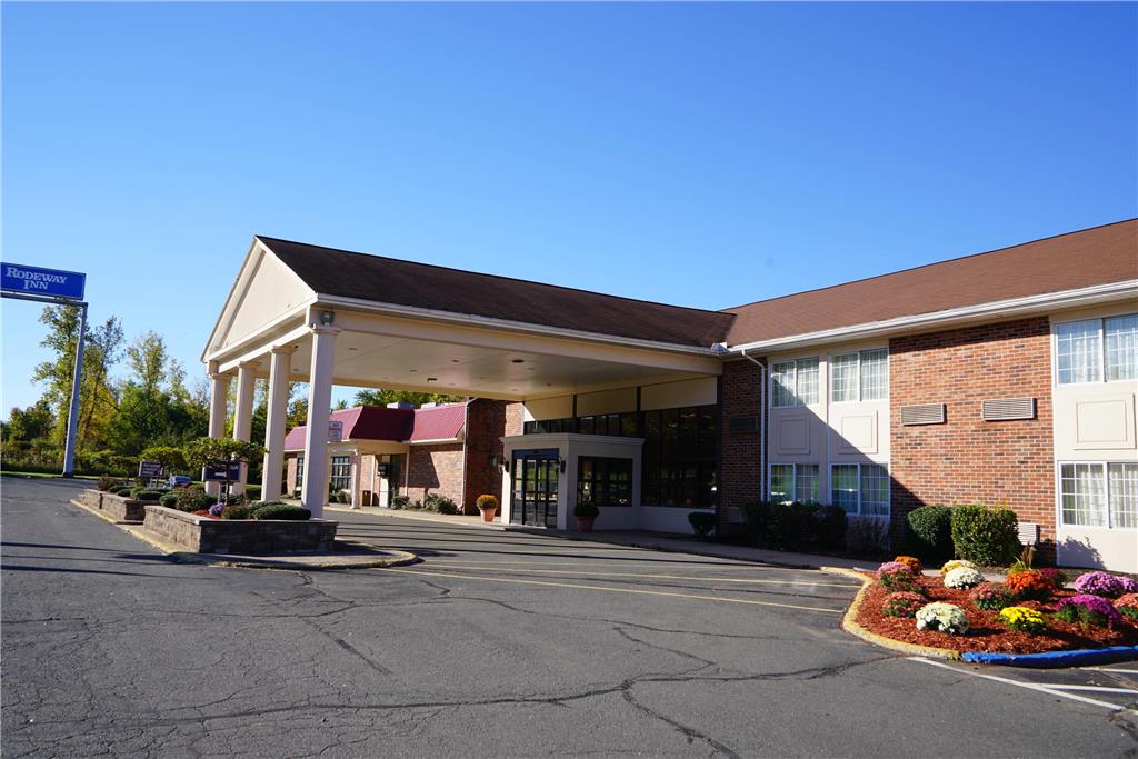 Rodeway Inn & Suites East Windsor - photo 7