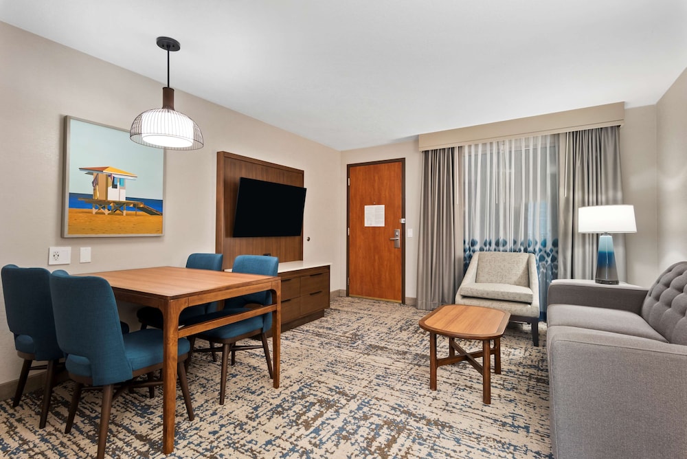 Embassy Suites by Hilton Anaheim South - photo 28