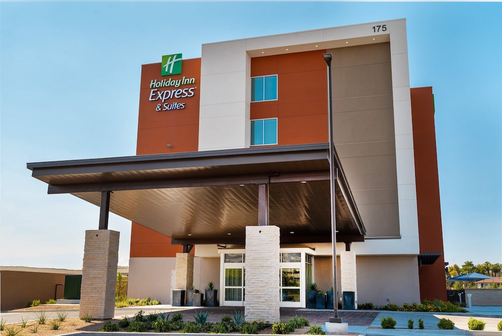 Holiday Inn Express & Suites Las Vegas E Tropicana by IHG - photo 38