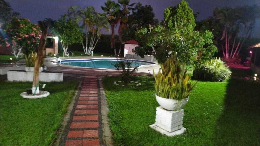 Inviting 14 Bed Villa Sleeps 29 Parking — 4-Star Luxury Hotel in Toro, Colombia