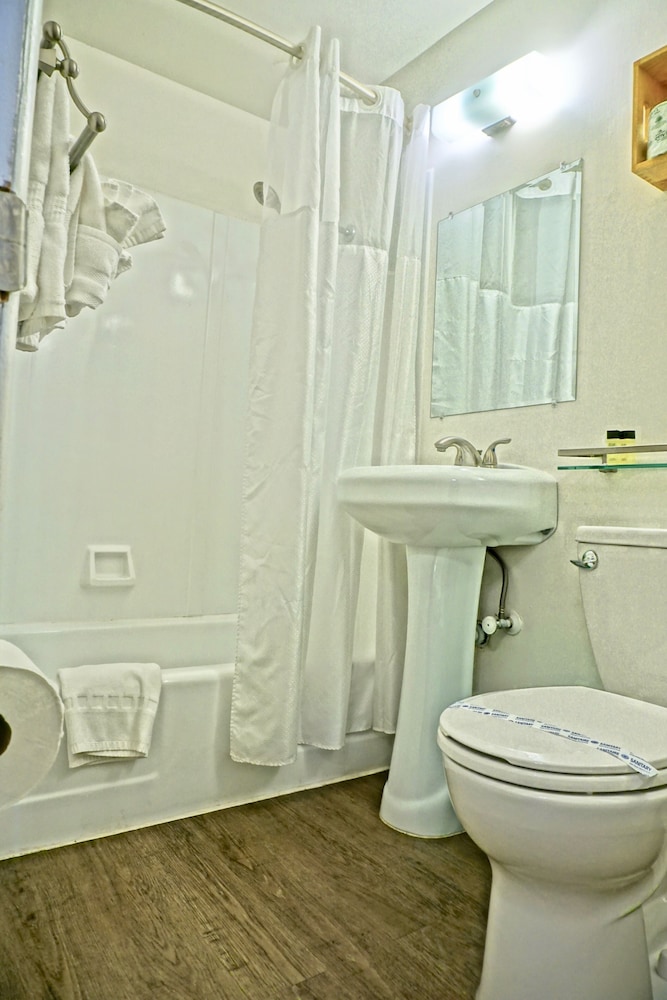 Arbor Inn Motel Oakridge - photo 16