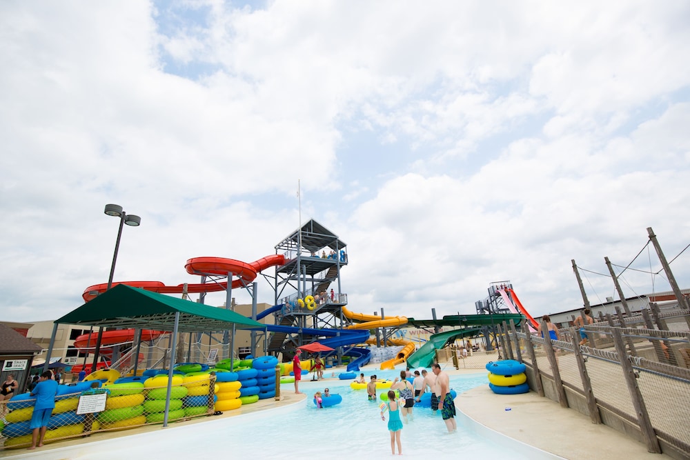 Fun City Resort Hotel - photo 8