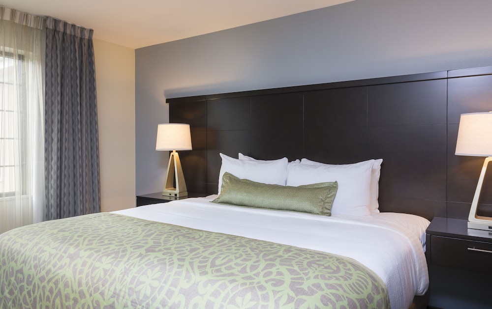 Staybridge Suites Canton by IHG - photo 4