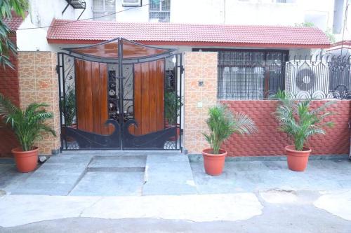 Fortune Home Service Apartment 3Bhk B 57 Sarita Vihar — 4-Star Luxury Hotel in New Delhi, India