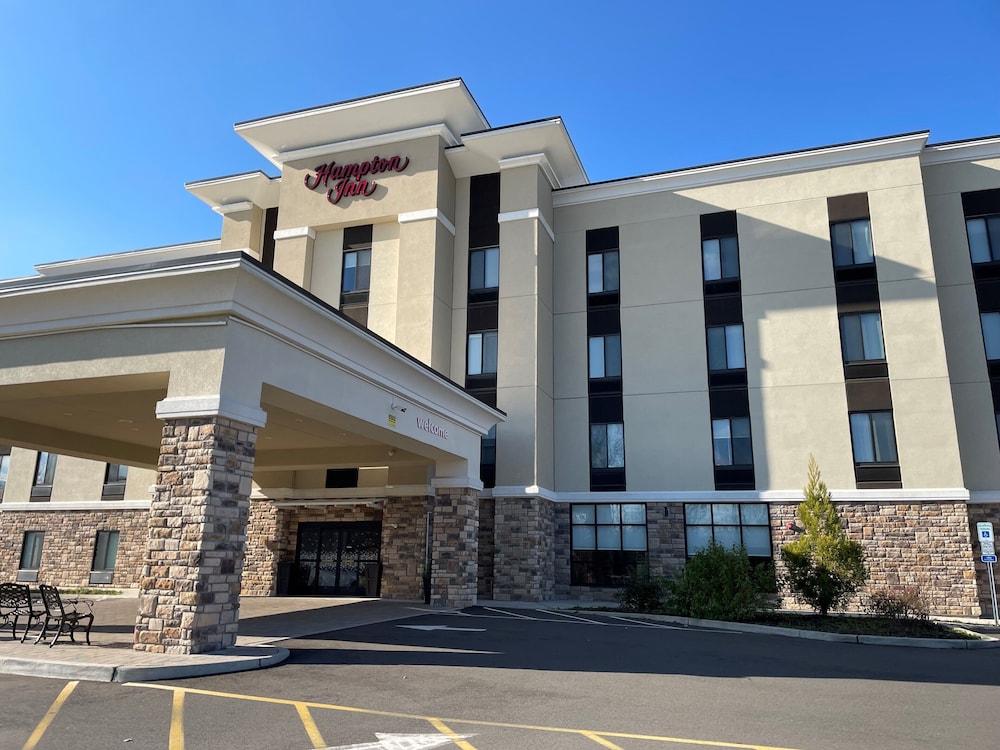 Hampton Inn Old Bridge - photo 13