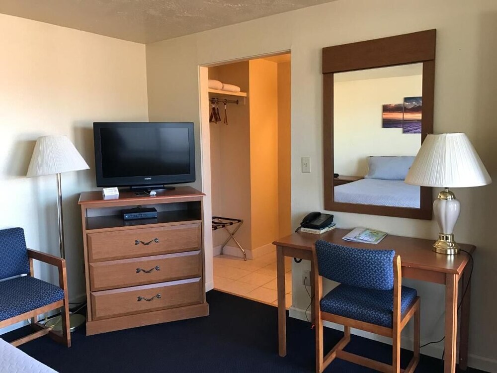 Aircrest Motel - photo 8