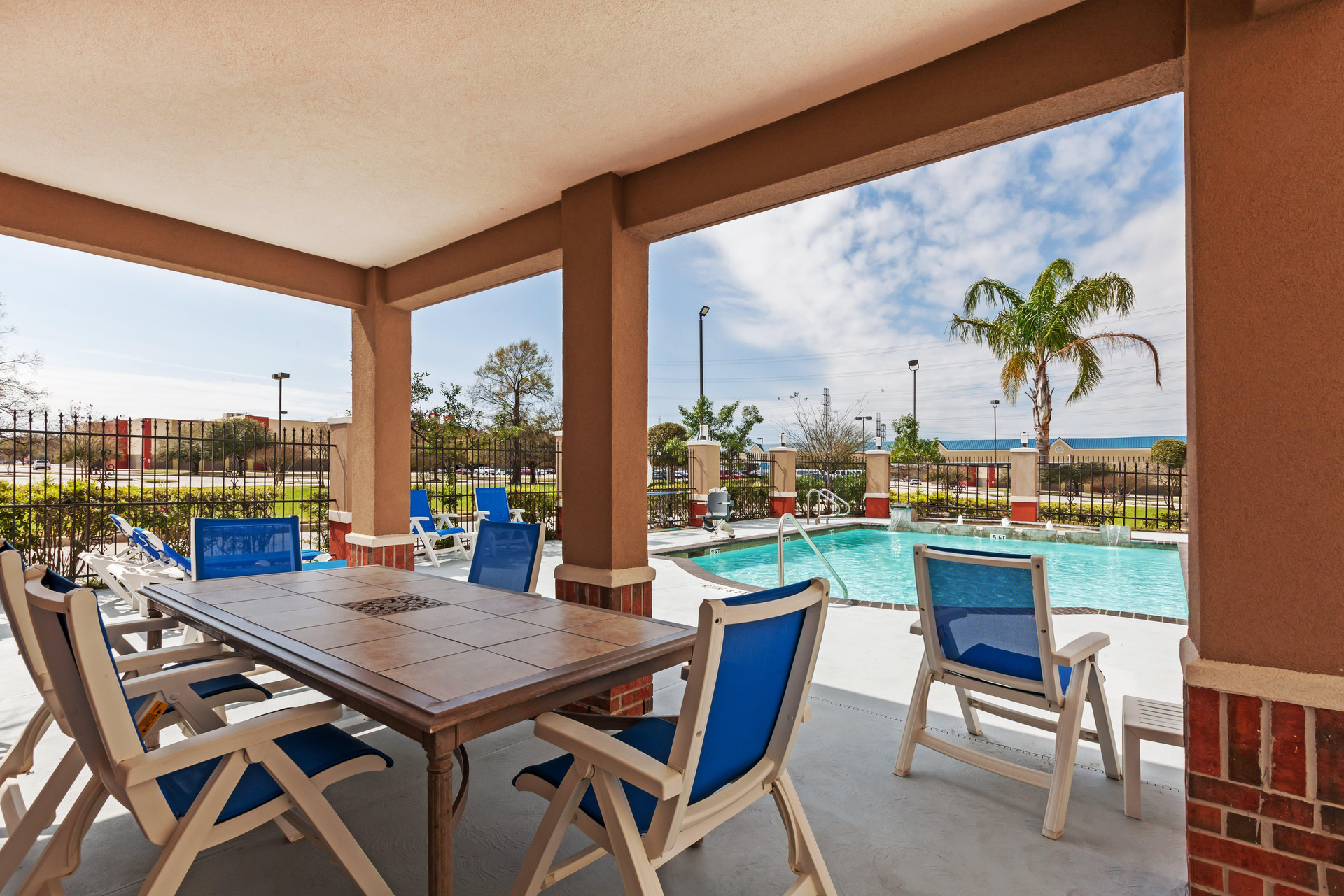 Holiday Inn Express & Suites Houston East by IHG - photo 15