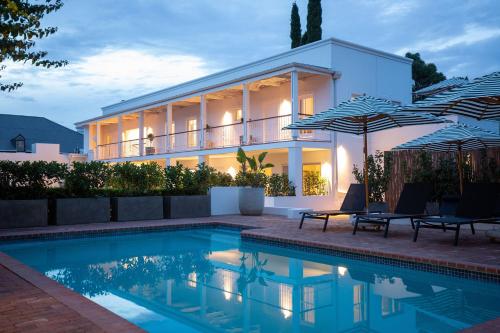 Middedorp Apartments — 4-Star Luxury Hotel in Stellenbosch, South Africa