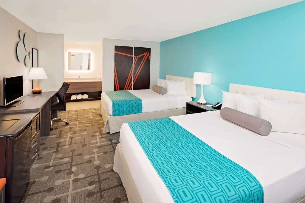 Howard Johnson by Wyndham Florence - photo 10