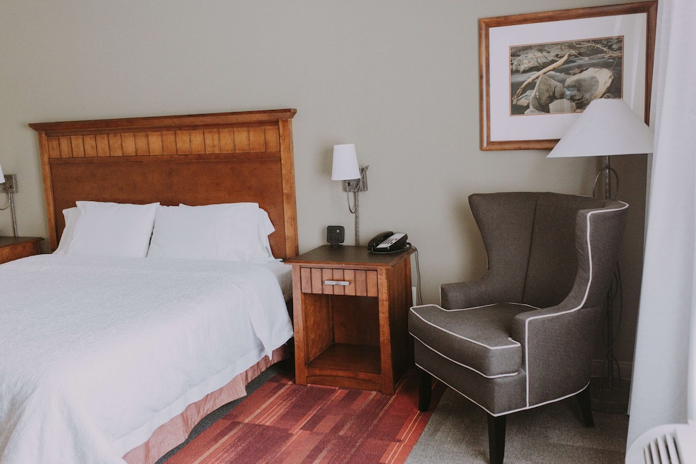 Hampton Inn & Suites Green River - photo 8
