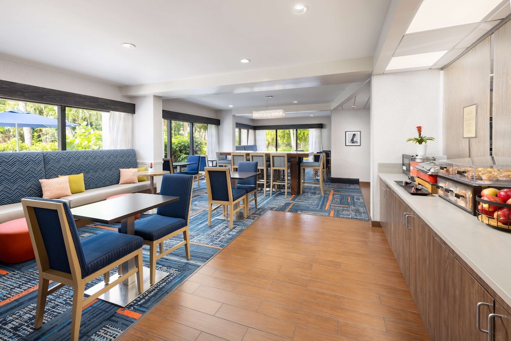 Hampton Inn Naples Central - photo 24