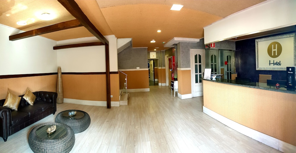 Hotel Consentido — Granollers — photo 2