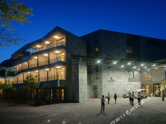 Nanyuan Wulongtan Resort — 4-Star Luxury Hotel in Ningbo, People's Republic of China
