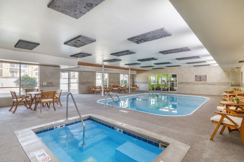EverSpring Suites - photo 20